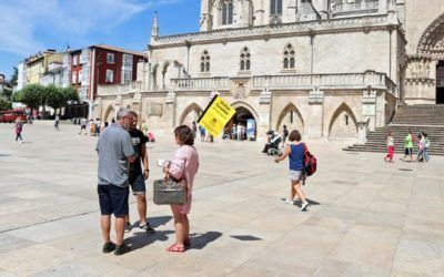 Las visitas guiadas a cambio de propina han llegado a Burgos y han encendido a los guías oficiales.