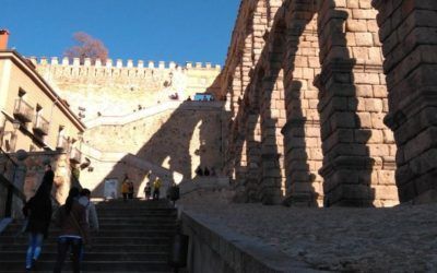 La Asociación de Guías Oficiales de Turismo de Segovia ha organizado dos actos para celebrar el 25 Aniversario de la Asociación.