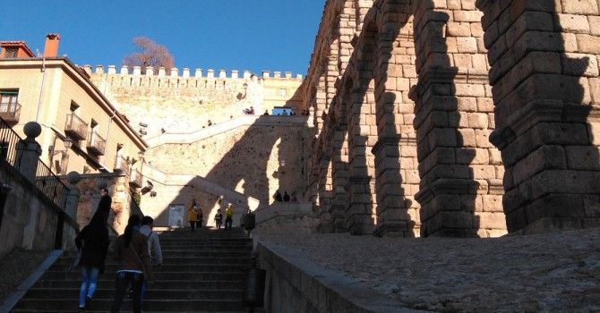 La Asociación de Guías Oficiales de Turismo de Segovia ha organizado dos actos para celebrar el 25 Aniversario de la Asociación.