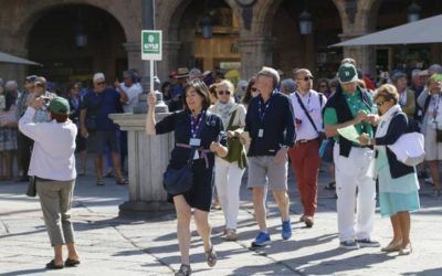 La Junta de Castilla y León multará con hasta 90.000 euros a los falsos guías turísticos.