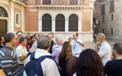 Guías turísticos: sin contacto, mejor sin folletos y con grupos pequeños