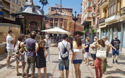 La Asociación de Guías de Turismo de la Comunidad Valenciana ha alertado de la situación crítica que atraviesa este colectivo, que se siente «ignorado, abandonado, y teme por su futuro laboral, mientras apenas ha recibido ayudas ni consideraciones por parte de la Administración Pública»